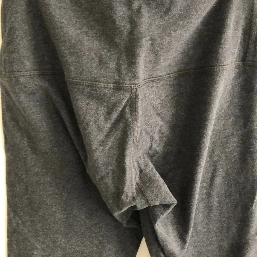 EUC! LULULEMON Capri‎ knit high waist leggings 6 dark heathered grey